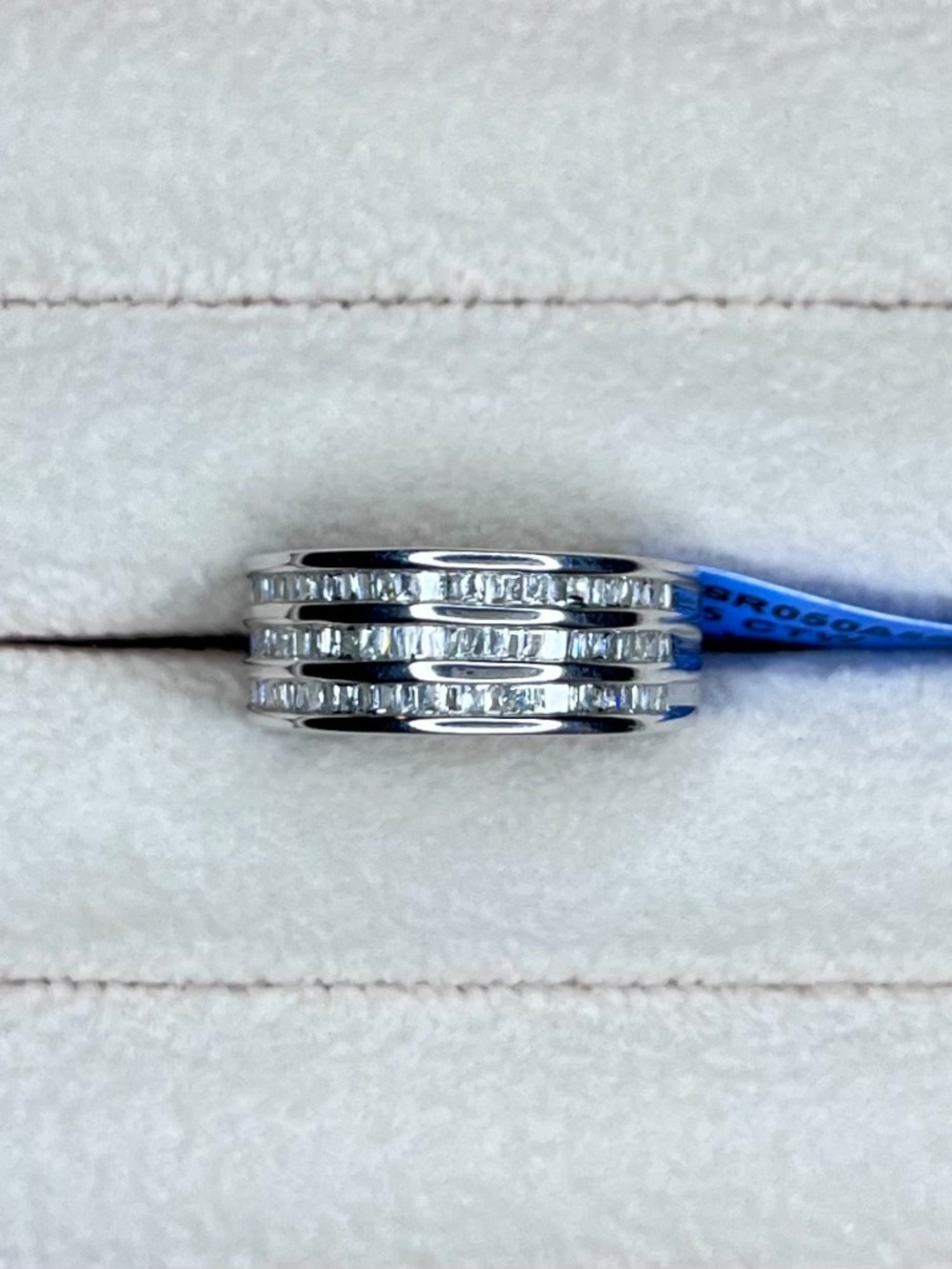 R066 | Natural Diamond Multi Row Band